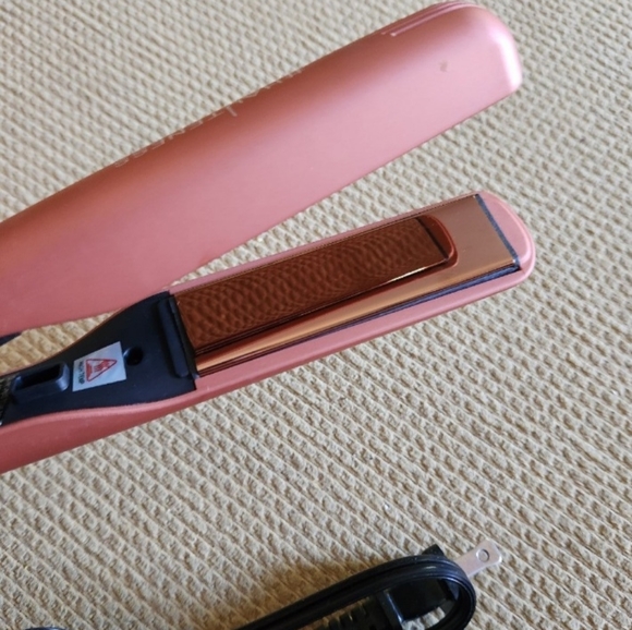 Hauteness Two in One Twist Premium Straightener - Picture 6 of 8